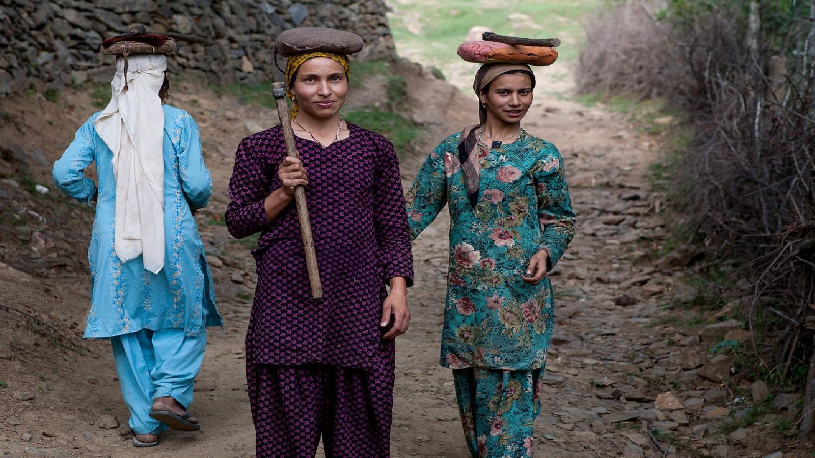 locals people of kashmir #travel blog holidays